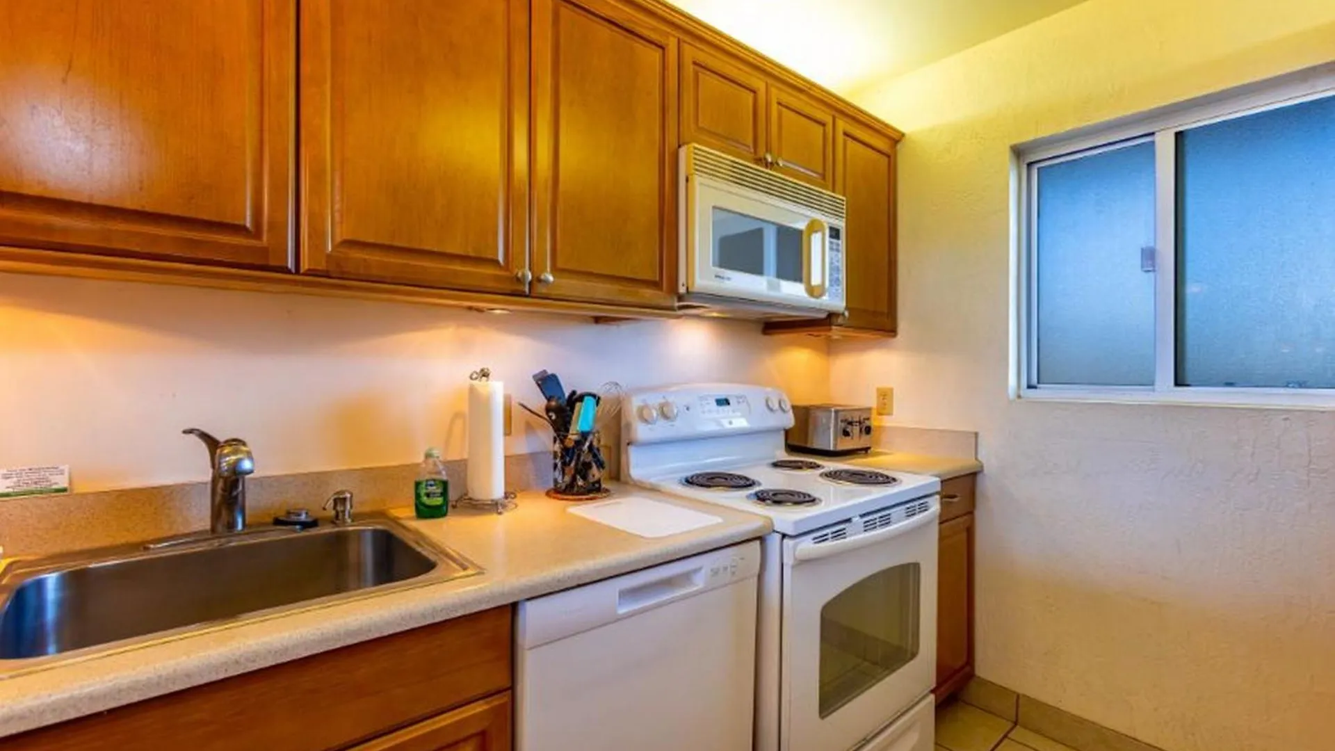 Menehune Shores #423 Condo 키헤이 아파트