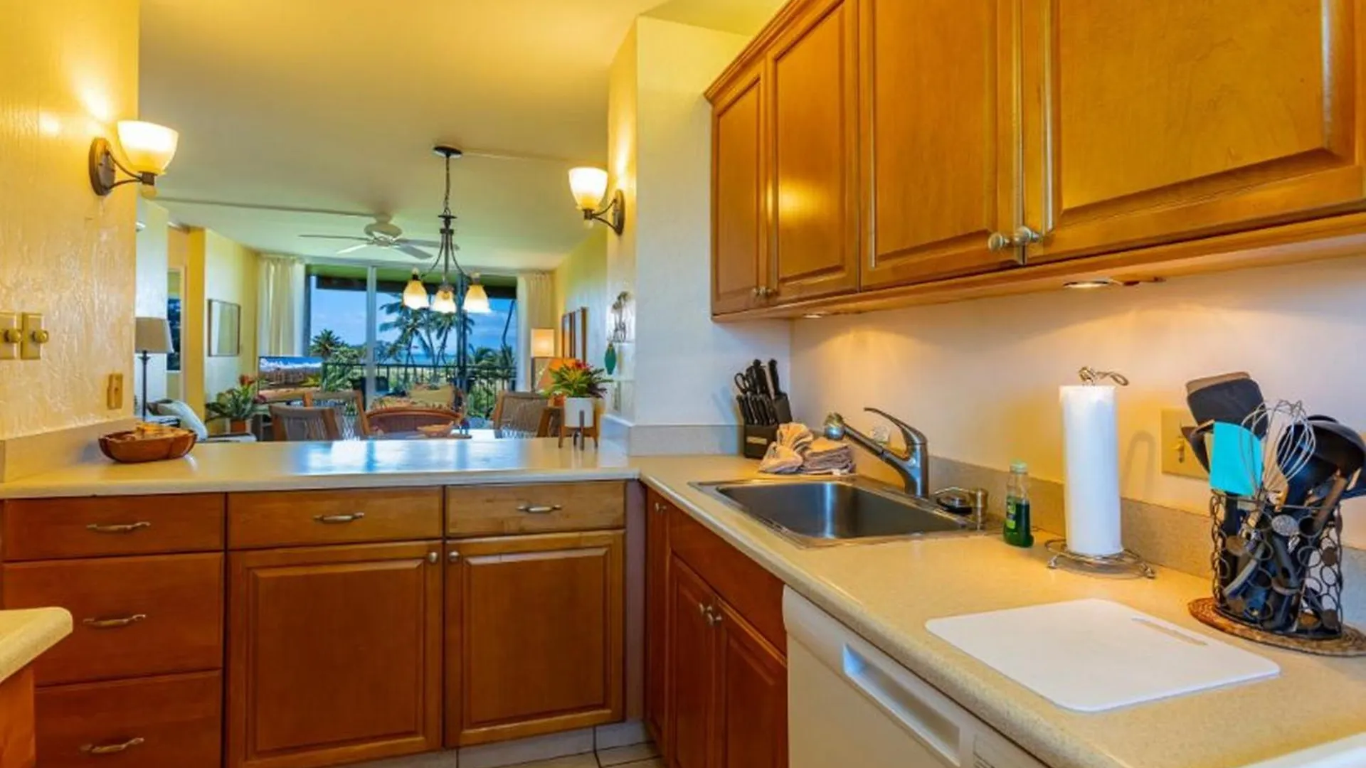 아파트 Menehune Shores #423 Condo 키헤이